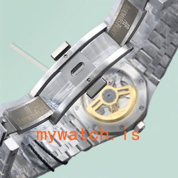 Audemars Piguet Royal Oak Men's 41mm 15500ST.OO.1220ST.03 Automatic - Image 4
