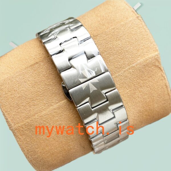 Vacheron Constantin Overseas 47040/B01A-9093 42mm Men White Dial - Image 4